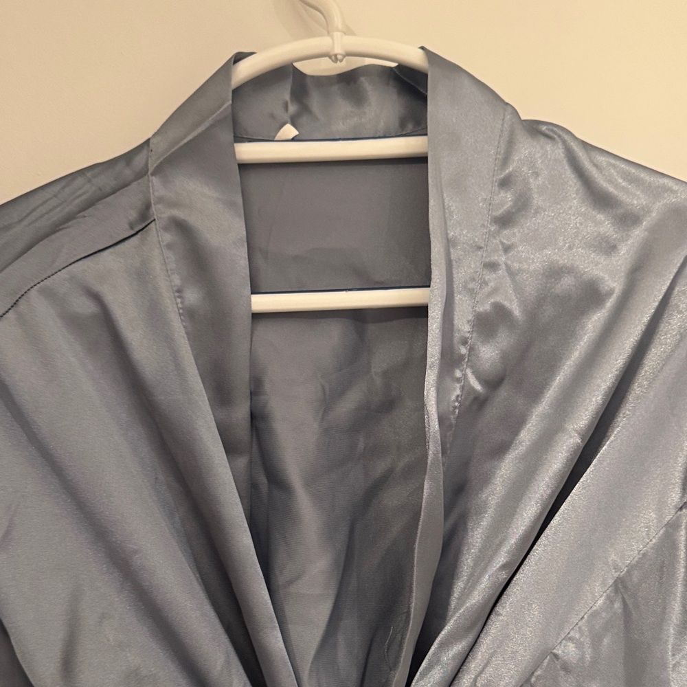 Elegant Satin Robe - Picture 2 of 4